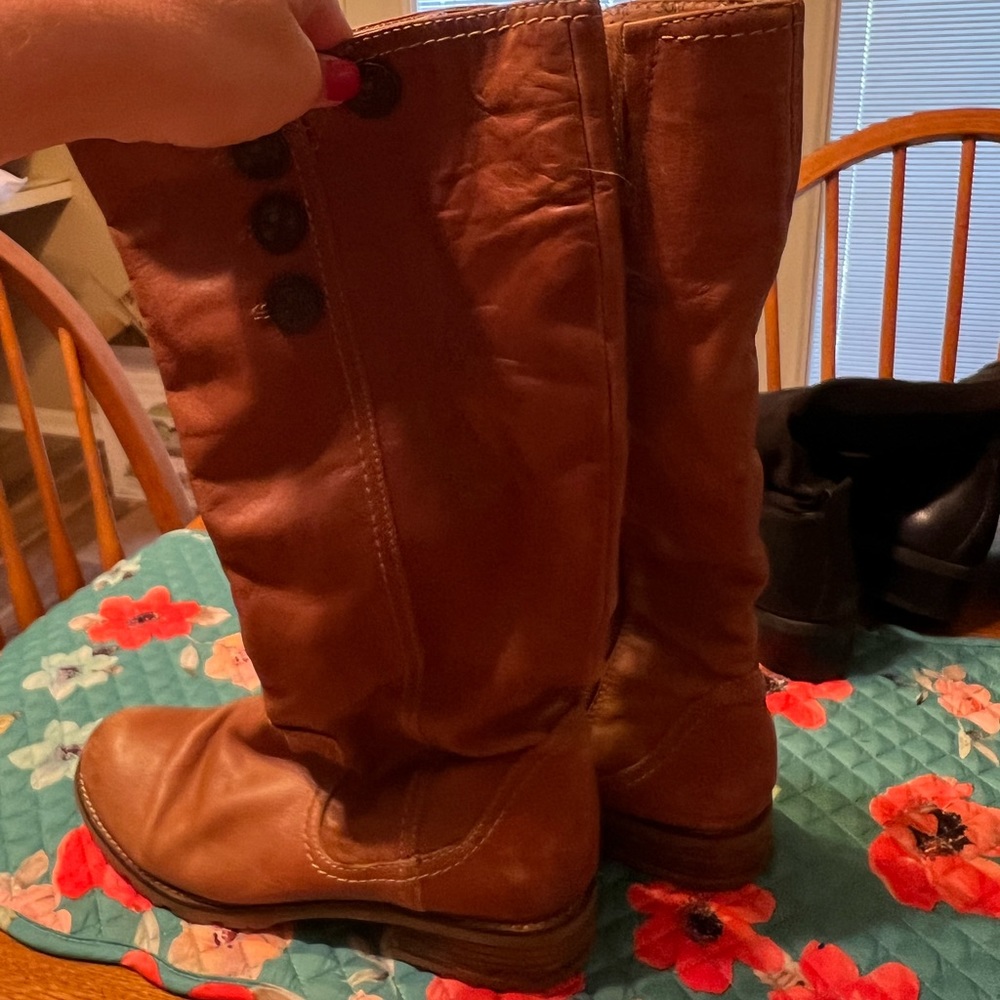 Leather tall boot